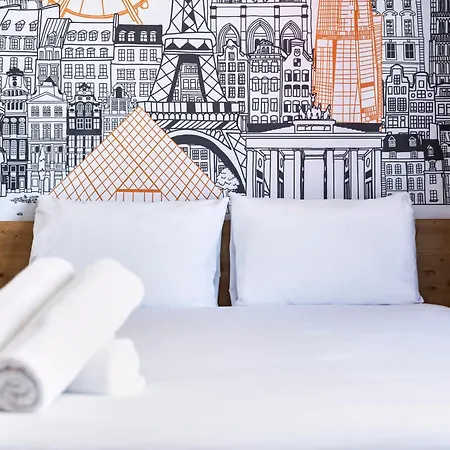Hotel Easyhotel La Sagrera 2*