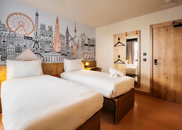 فندق Easyhotel La Sagrera