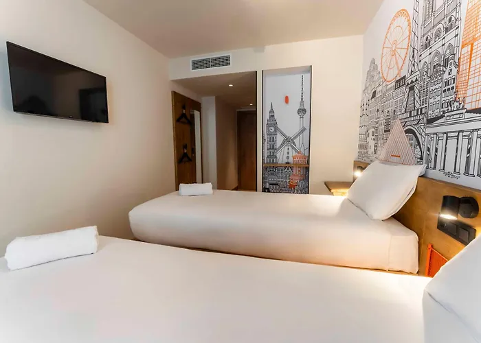 فندق Easyhotel La Sagrera