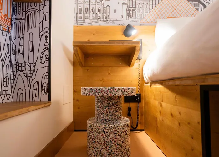 فندق Easyhotel La Sagrera برشلونة