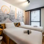 Easyhotel La Sagrera 酒店