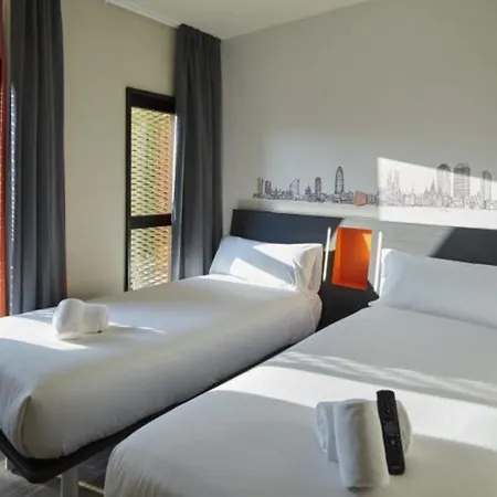 Easyhotel La Sagrera Hotel Barcelona