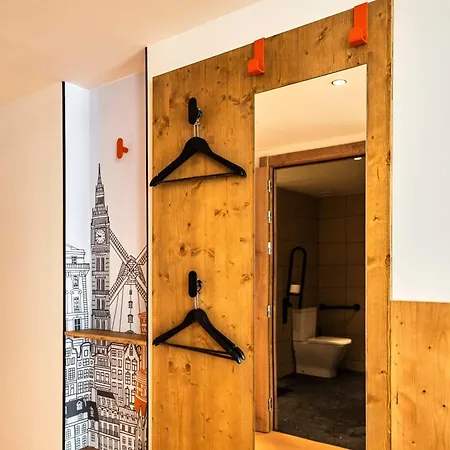 Easyhotel La Sagrera 酒店 巴塞罗那