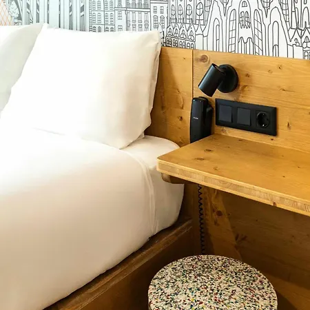 Easyhotel La Sagrera *