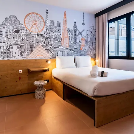 Easyhotel La Sagrera Hotel