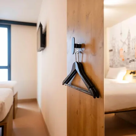 Hotell Easyhotel La Sagrera Barcelona