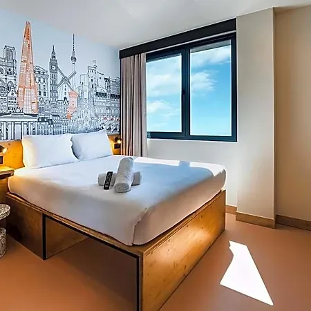 ホテル Easyhotel La Sagrera