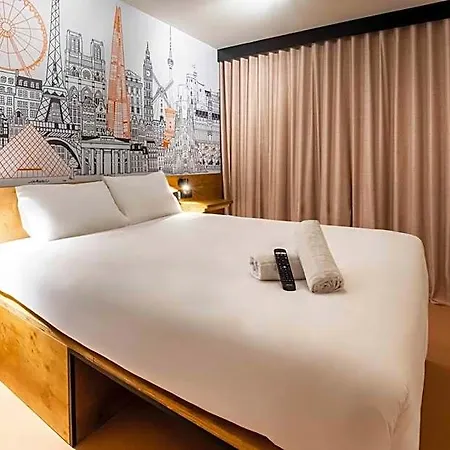 Easyhotel La Sagrera *
