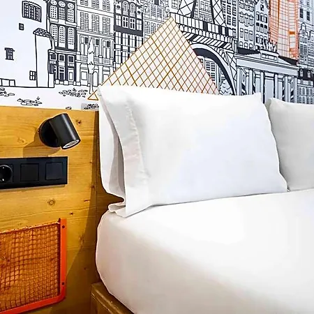 Easyhotel La Sagrera ホテル