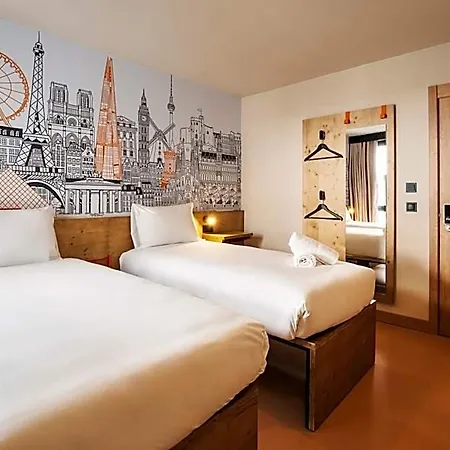 ホテル Easyhotel La Sagrera *