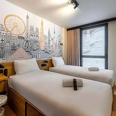Easyhotel La Sagrera ホテル