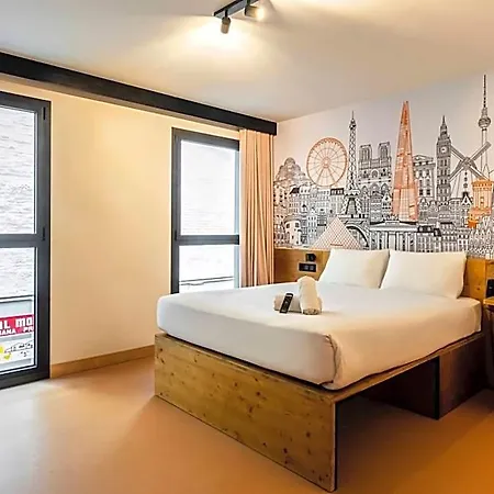 ホテル Easyhotel La Sagrera *