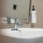 فندق Easyhotel La Sagrera