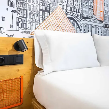 Easyhotel La Sagrera Hotel